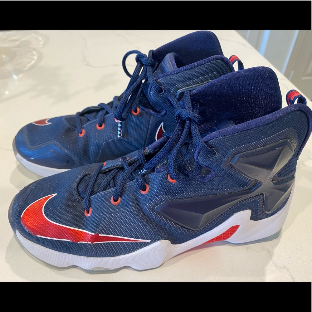 Nike LeBron Soldier Boy 13 Shoes (big boys)
